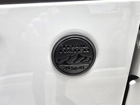 Used 2022 Jeep Wrangler Unlimited Sport image 16