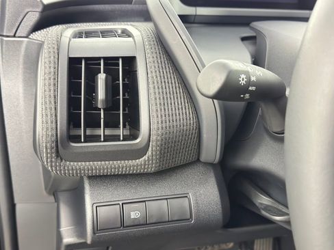 Used 2025 Subaru Solterra Premium w/ Premium Convenience Package image 18