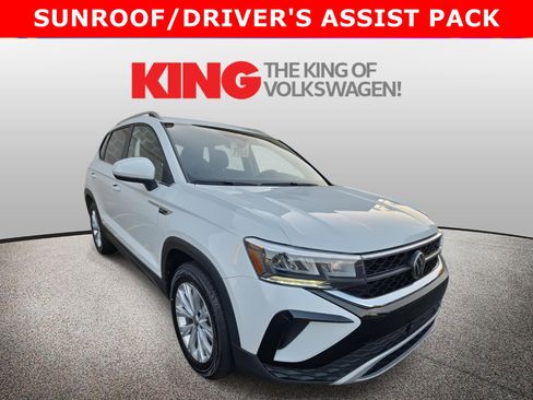 Used 2022 Volkswagen Taos SE image 1