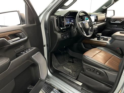 Used 2024 Chevrolet Silverado 1500 High Country w/ High Country Premium Package image 29