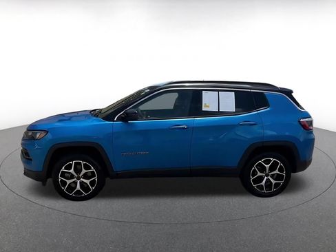 Used 2025 Jeep Compass Limited AWD/4WD image 11