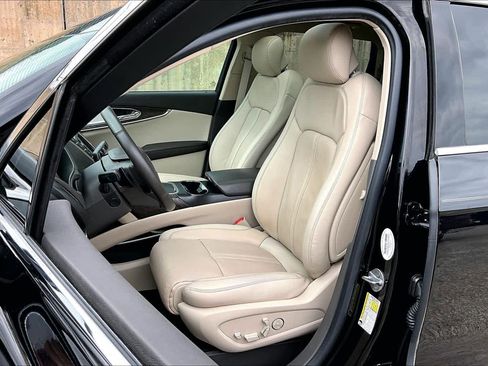 Used 2020 Lincoln Nautilus Reserve w/ Equipment Group 202A image 8