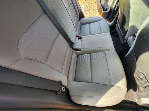 Used 2017 Hyundai Elantra SE w/ SE A/T Tech Package 03 image 10