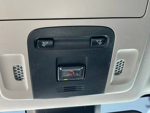 Used 2021 Toyota Camry SE FWD image 22