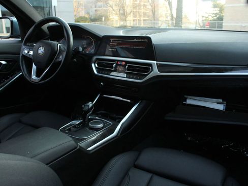 Used 2020 BMW 330i xDrive Sedan w/ Convenience Package AWD/4WD image 21