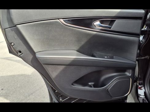 Used 2022 Lincoln Nautilus AWD w/ Premium Package image 35