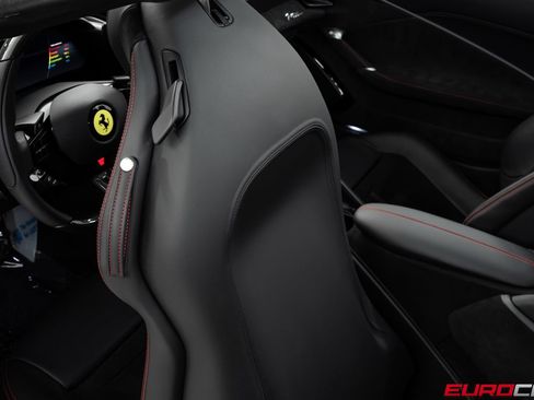Used 2026 Ferrari Roma Spider RWD image 42