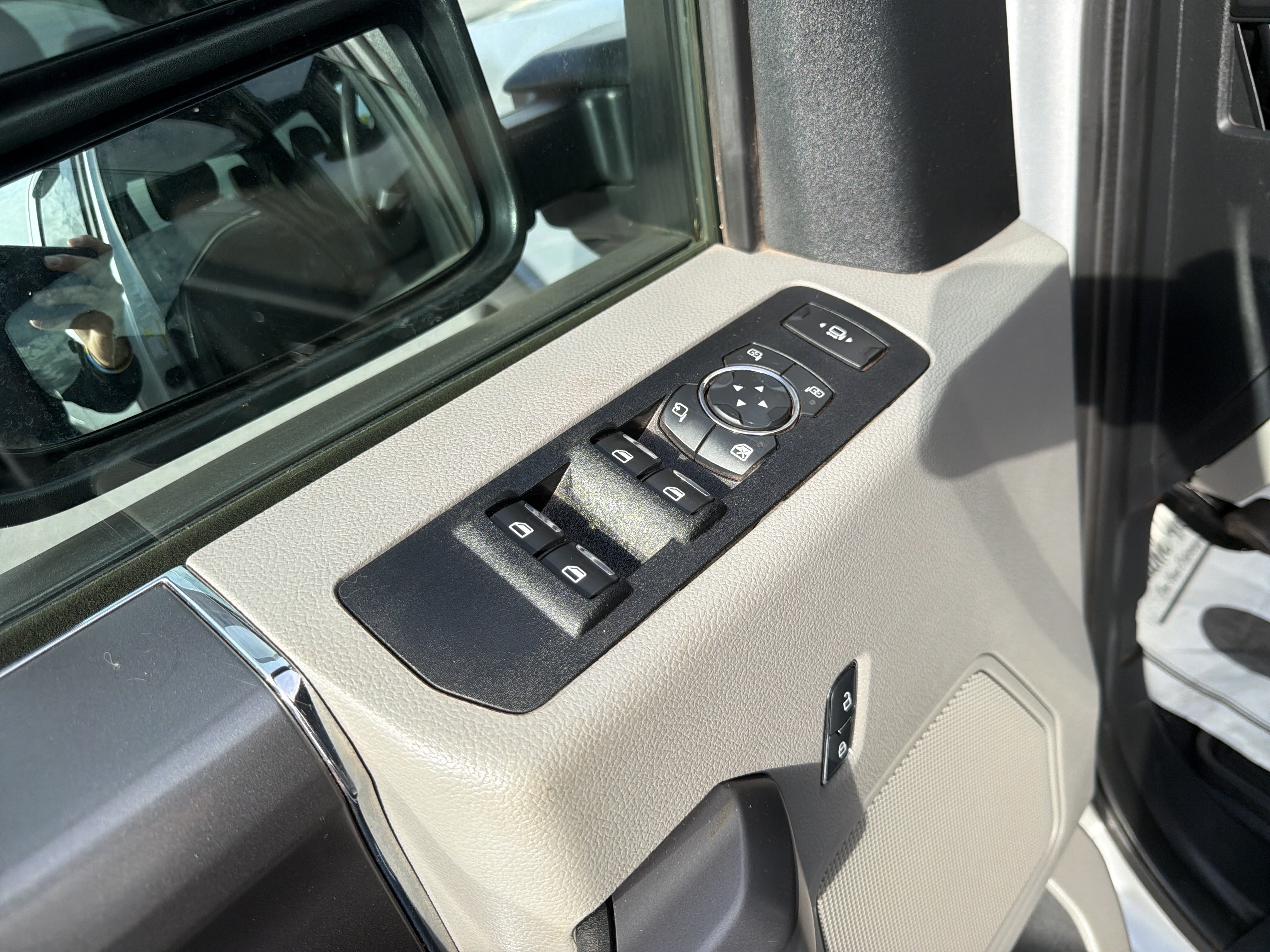 Used 2019 Ford F250 XLT w/ XLT Premium Package AWD/4WD image 16