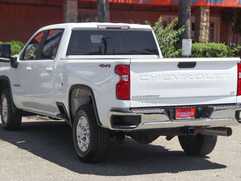 Used 2021 Chevrolet Silverado 2500 LT w/ Fleet Comfort Package AWD/4WD image 6