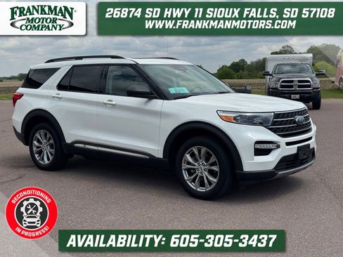 Used 2023 Ford Explorer XLT w/ Equipment Group 202A AWD/4WD image 1