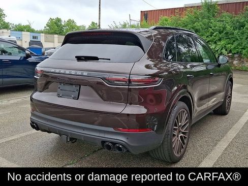 Used 2023 Porsche Cayenne Platinum Edition AWD/4WD image 3