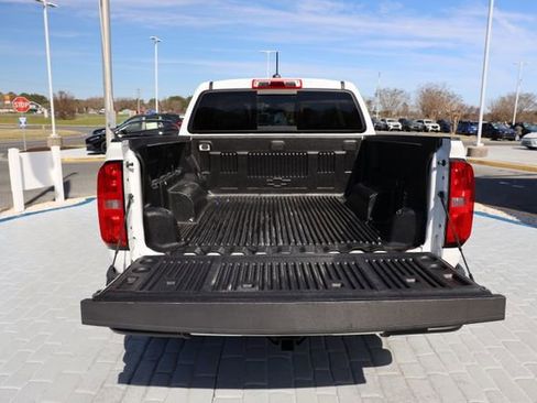 Used 2021 Chevrolet Colorado LT w/ LT Convenience Package image 5