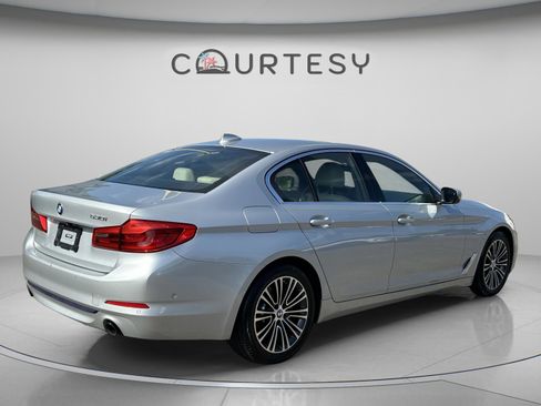 Used 2019 BMW 530i w/ Premium Package image 7