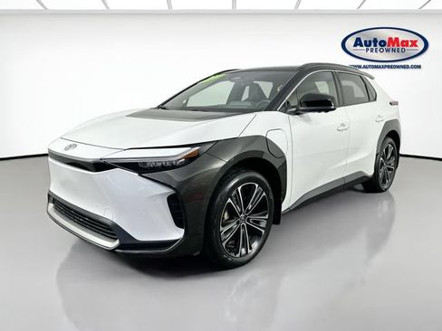 Used 2023 Toyota bZ4X AWD w/ Weather Package image 5
