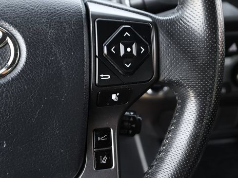 Used 2020 Toyota Tacoma TRD Sport AWD/4WD image 24