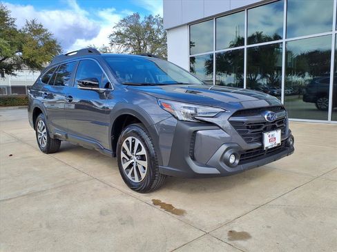 Certified 2025 Subaru Outback Premium image 2