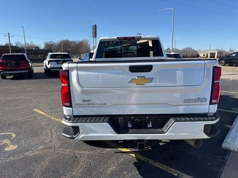 Used 2024 Chevrolet Silverado 2500 High Country w/ High Country Premium Package image 6
