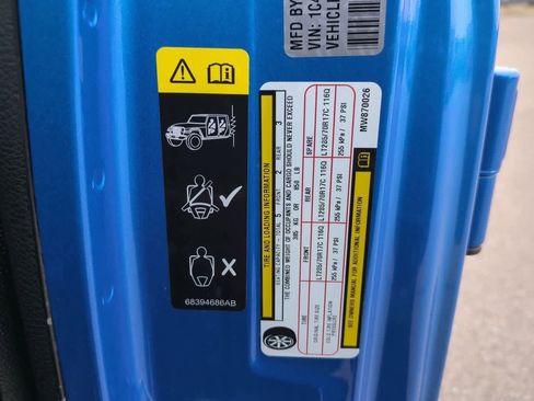 Used 2021 Jeep Wrangler Unlimited Rubicon w/ Cold Weather Group image 36