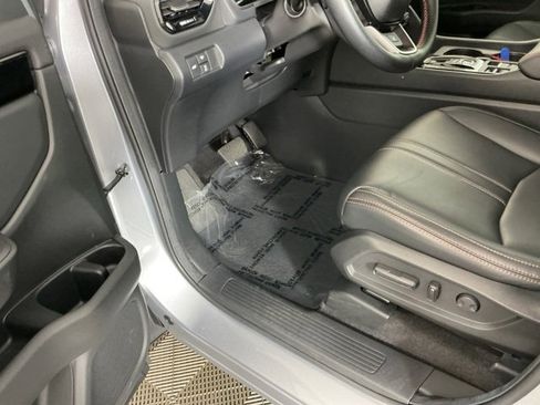 Used 2025 Honda Pilot TrailSport image 15