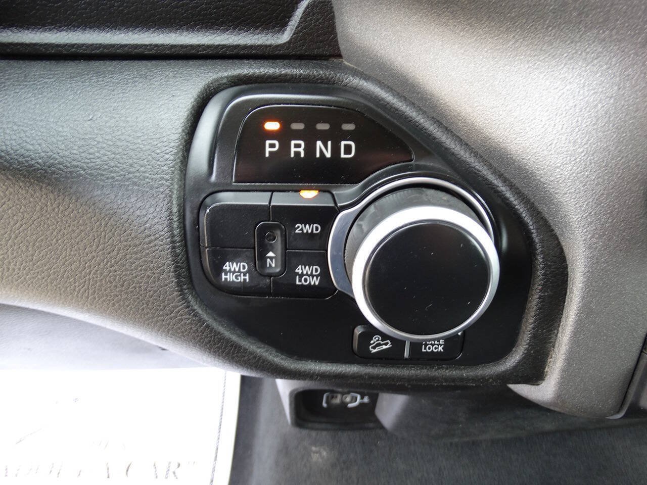 Used 2019 RAM 1500 4x4 Crew Cab Tradesman w/ SXT Appearance Group image 18