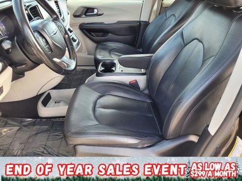 Used 2022 Chrysler Pacifica Touring-L image 15