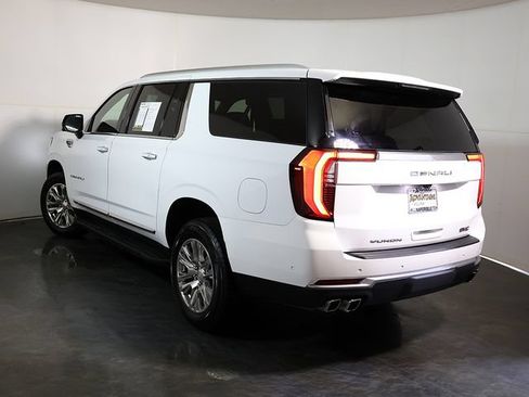 Used 2025 GMC Yukon XL Denali AWD/4WD image 2