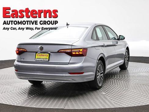 Used 2020 Volkswagen Jetta SE w/ SE Cold Weather Package FWD image 5