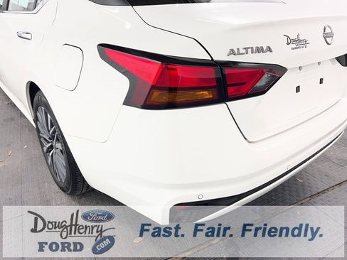 Used 2025 Nissan Altima 2.5 SV image 12