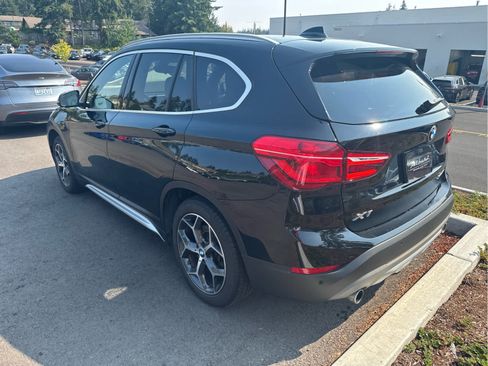 Used 2018 BMW X1 xDrive28i w/ Premium Package AWD/4WD image 4