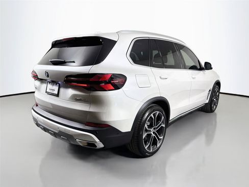 New 2026 BMW X5 xDrive40i w/ Climate Comfort Package AWD/4WD image 5