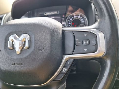 Used 2019 RAM 1500 Laramie AWD/4WD image 17