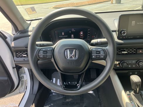 Used 2025 Honda Accord SE image 20