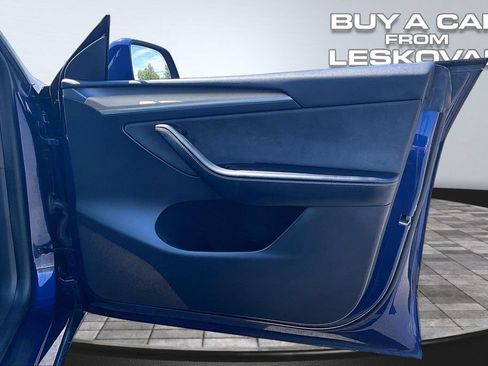 Used 2023 Tesla Model Y Long Range AWD/4WD image 24