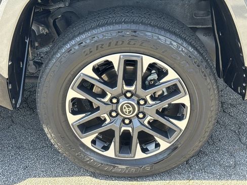 Used 2022 Toyota Tundra Limited AWD/4WD image 19