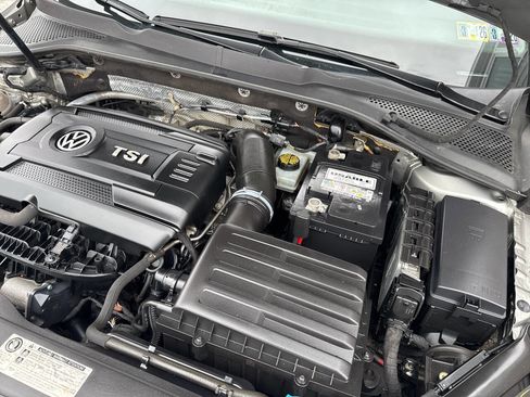 Used 2017 Volkswagen Golf S image 12