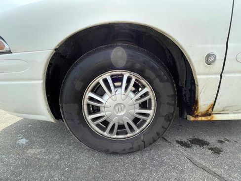 Used 2005 Buick Le Sabre Custom image 11