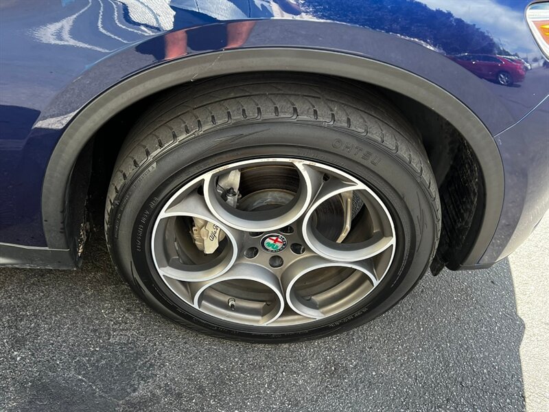 Used 2018 Alfa Romeo Stelvio AWD w/ Cold Weather Package image 10