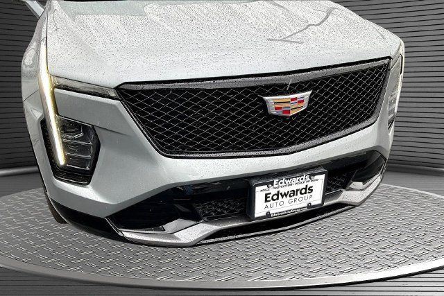 Certified 2025 Cadillac XT4 Sport w/ Cold Weather Package AWD/4WD image 32