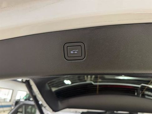 Certified 2025 Chevrolet Blazer LT w/ Convenience Package AWD/4WD image 14