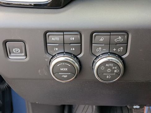 New 2026 GMC Sierra 3500 Denali Ultimate w/ LPO, Black Badging Package AWD/4WD image 18