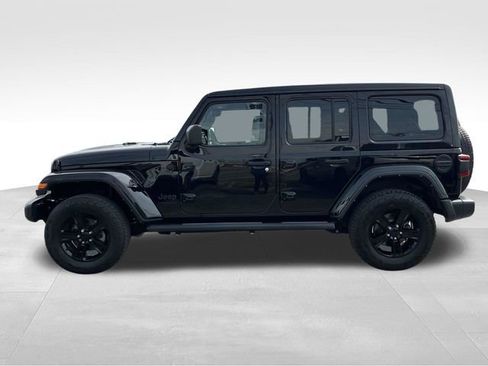 Used 2021 Jeep Wrangler Unlimited Sahara image 4