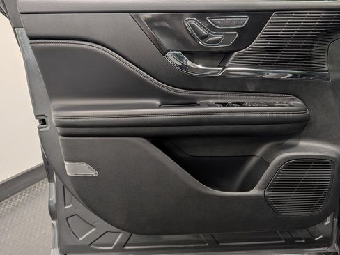 Certified 2022 Lincoln Corsair AWD w/ Premium Package image 10