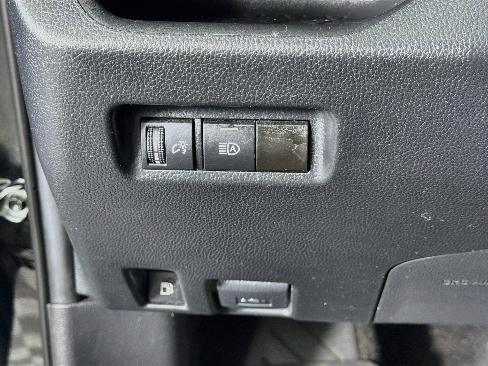 Used 2022 Toyota RAV4 SE AWD/4WD image 17