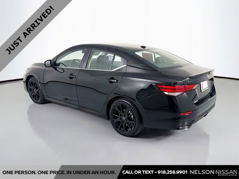 Certified 2025 Nissan Sentra SR w/ Midnight Edition image 7