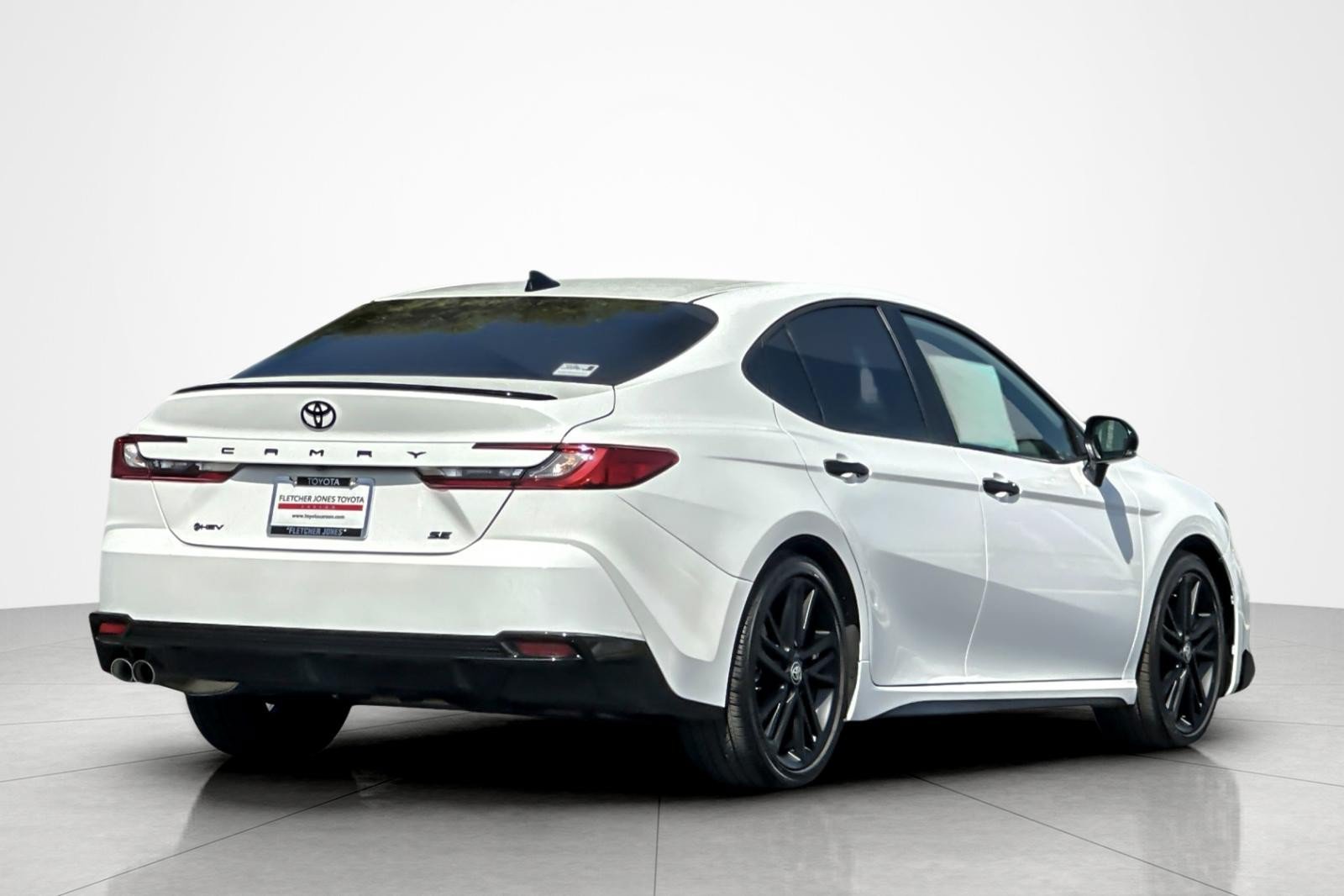 Certified 2026 Toyota Camry Hybrid w/ Convenience Package FWD image 5