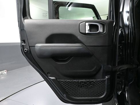 Used 2023 Jeep Wrangler Unlimited Sahara w/ Cold Weather Group image 36