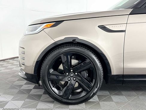 New 2025 Land Rover Discovery Dynamic SE image 29
