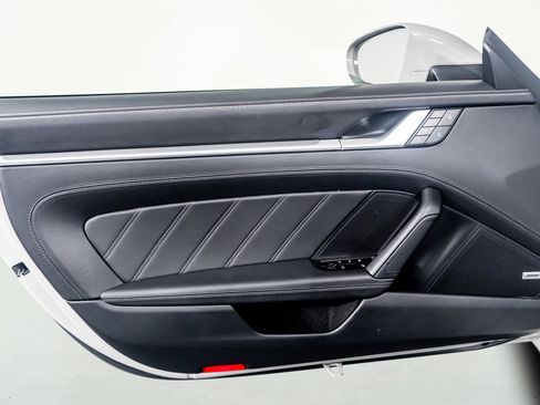 Used 2022 Porsche 911 Turbo image 34