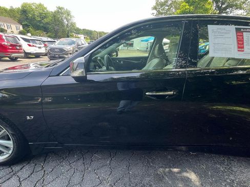 Used 2015 INFINITI Q50 Premium w/ Technology Package AWD/4WD image 3