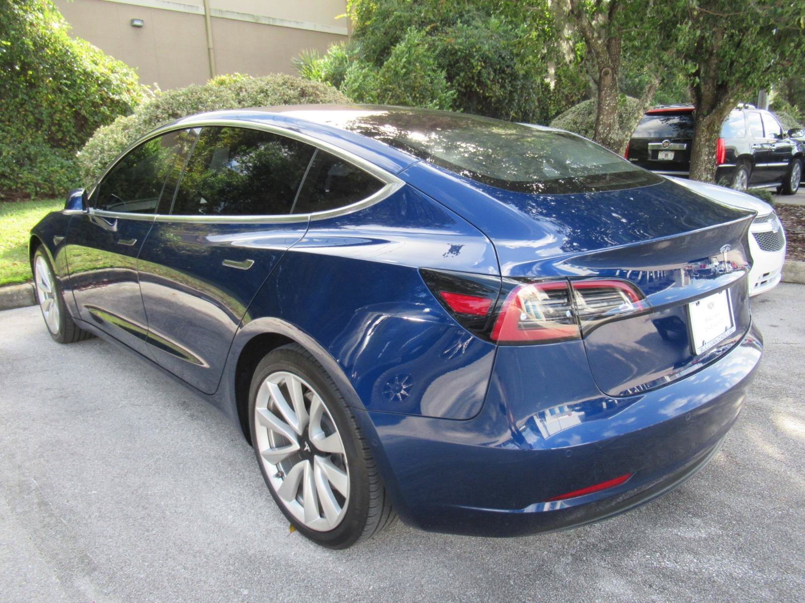 Used 2018 Tesla Model 3 Long Range RWD image 6